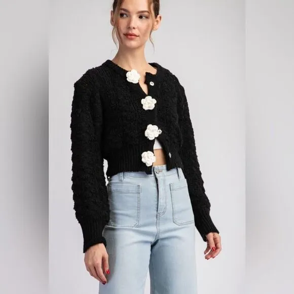 083. 3D FLOWER BUTTON CARDIGAN SWEATER