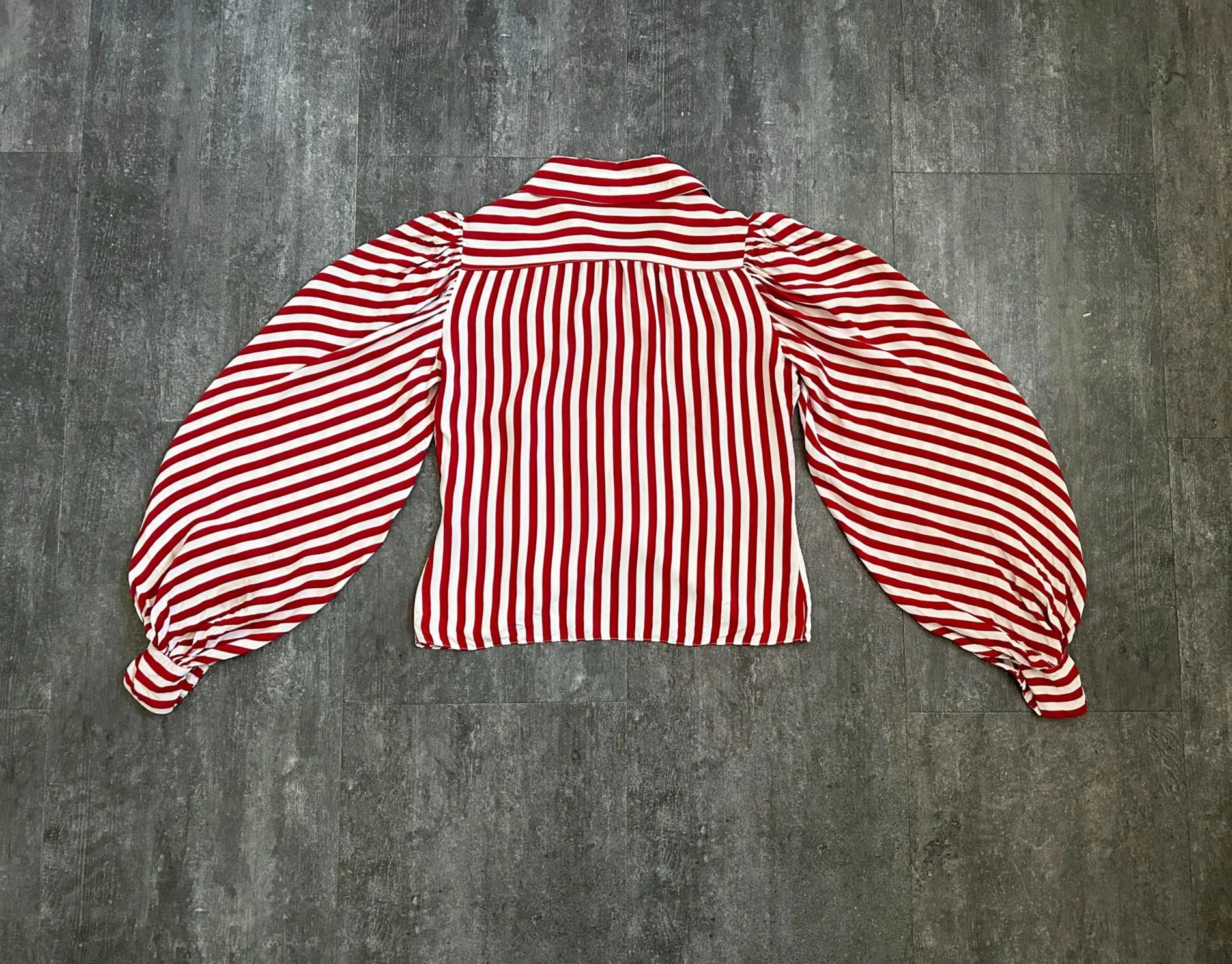 1940s striped rayon blouse . vintage 40s top . size xs to small