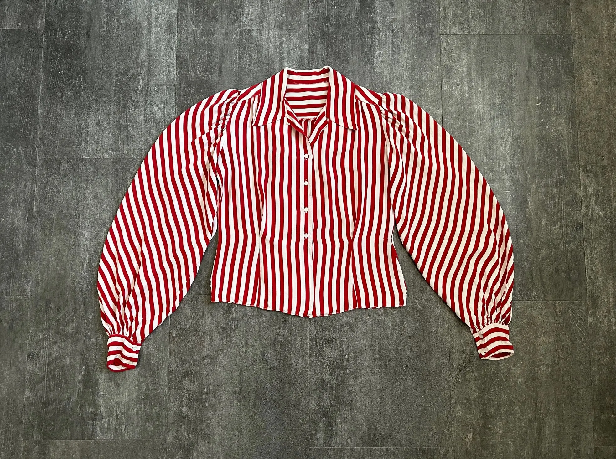 1940s striped rayon blouse . vintage 40s top . size xs to small