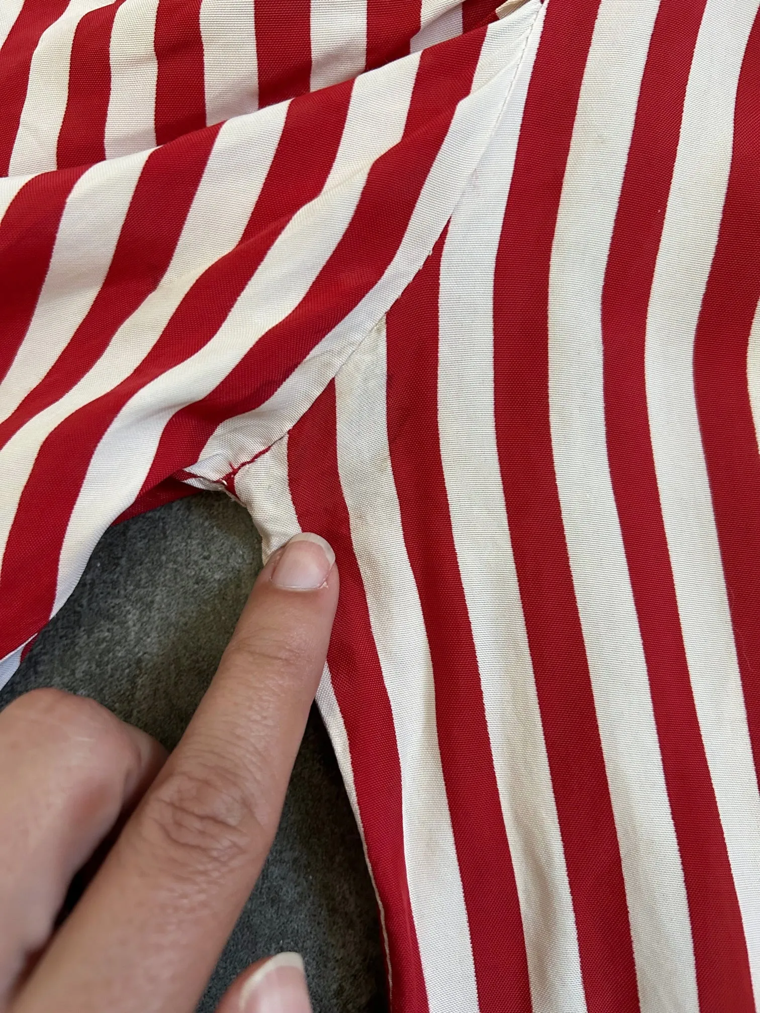 1940s striped rayon blouse . vintage 40s top . size xs to small