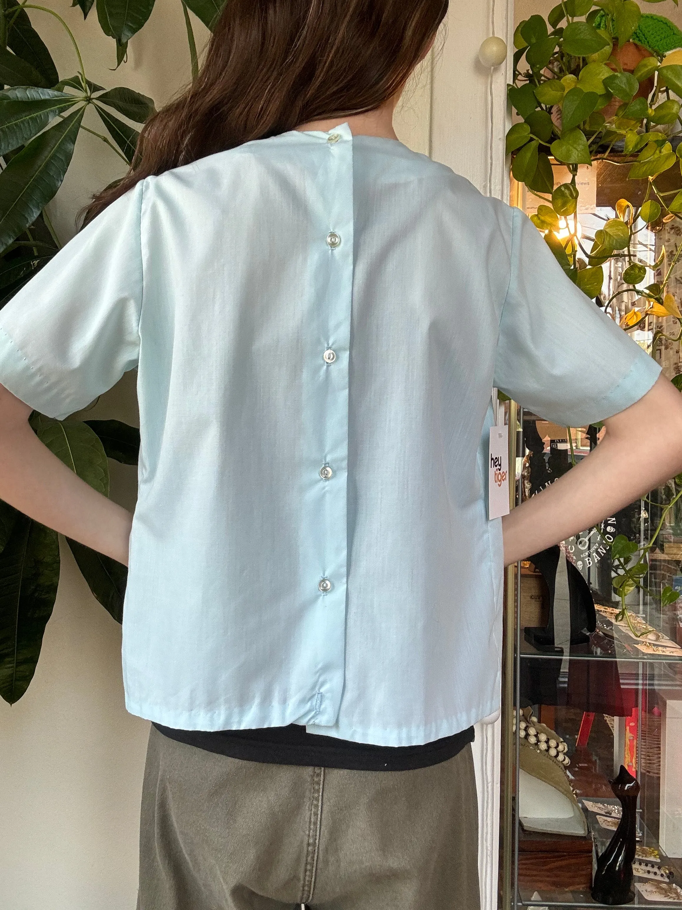 50s/60s New Fashions blouse w/button-up back