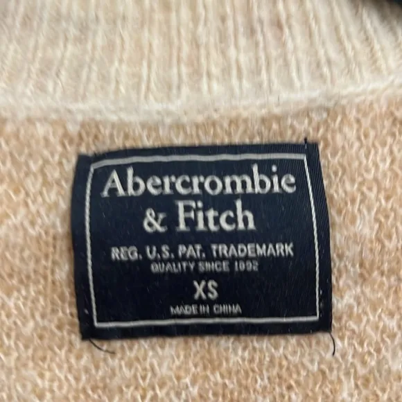 Abercrombie &amp; Fitch 5 Button Beige V Neck Animal Print Cardigan Size XS
