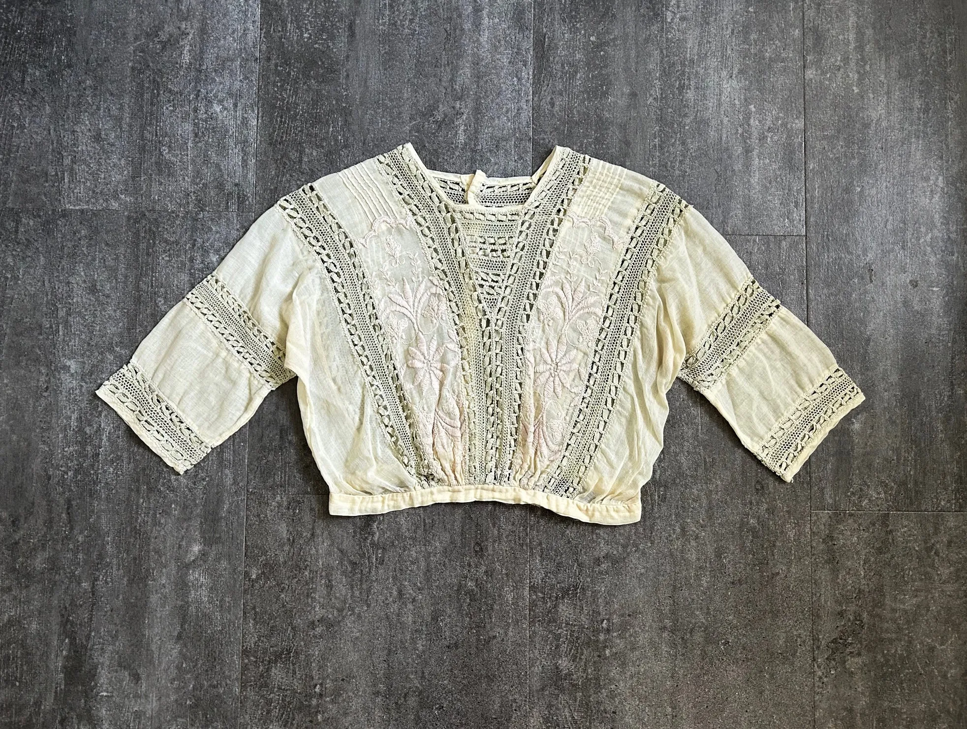 Antique Edwardian blouse . vintage lace embroidered top . size s to s/m
