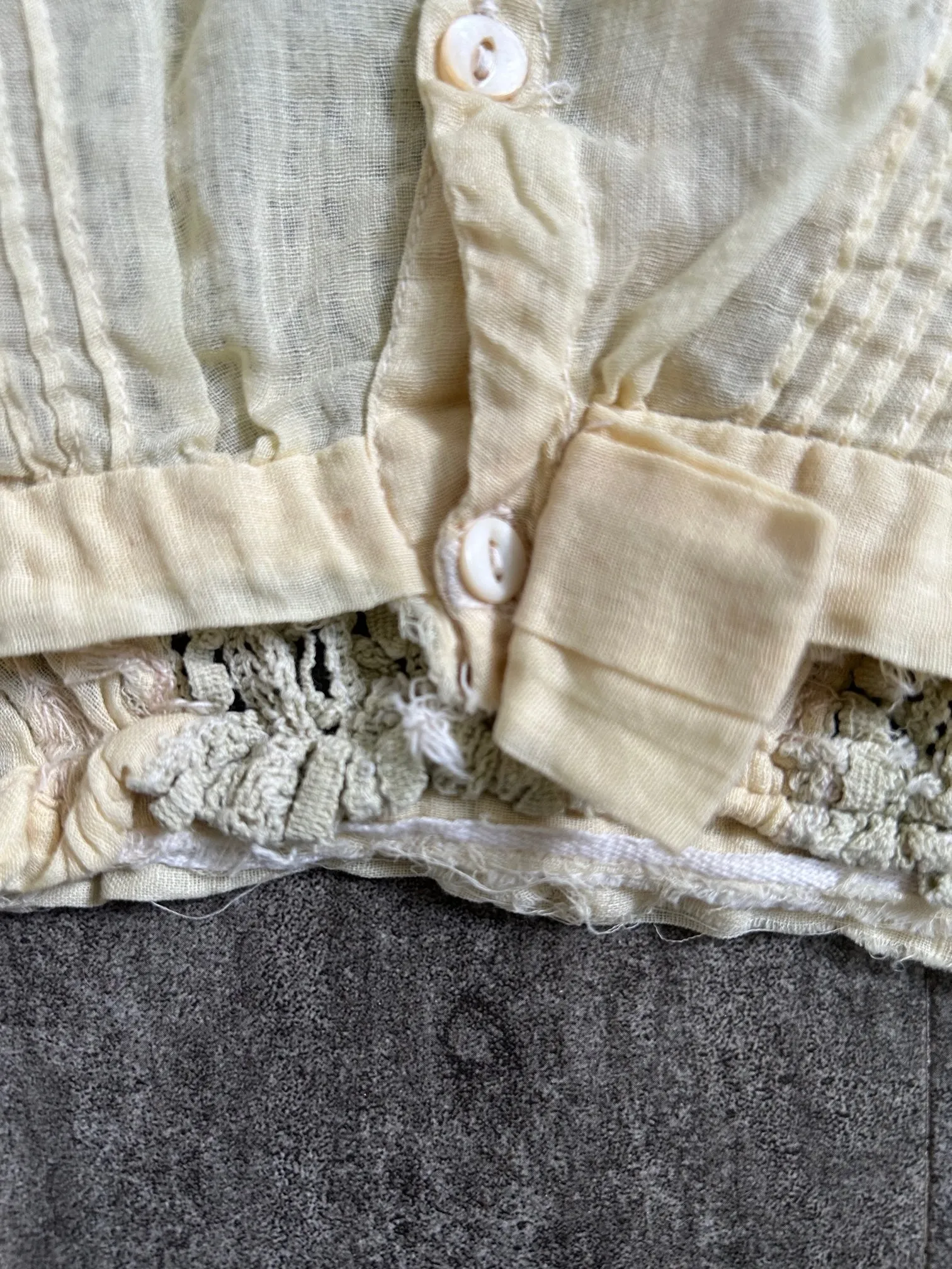 Antique Edwardian blouse . vintage lace embroidered top . size s to s/m