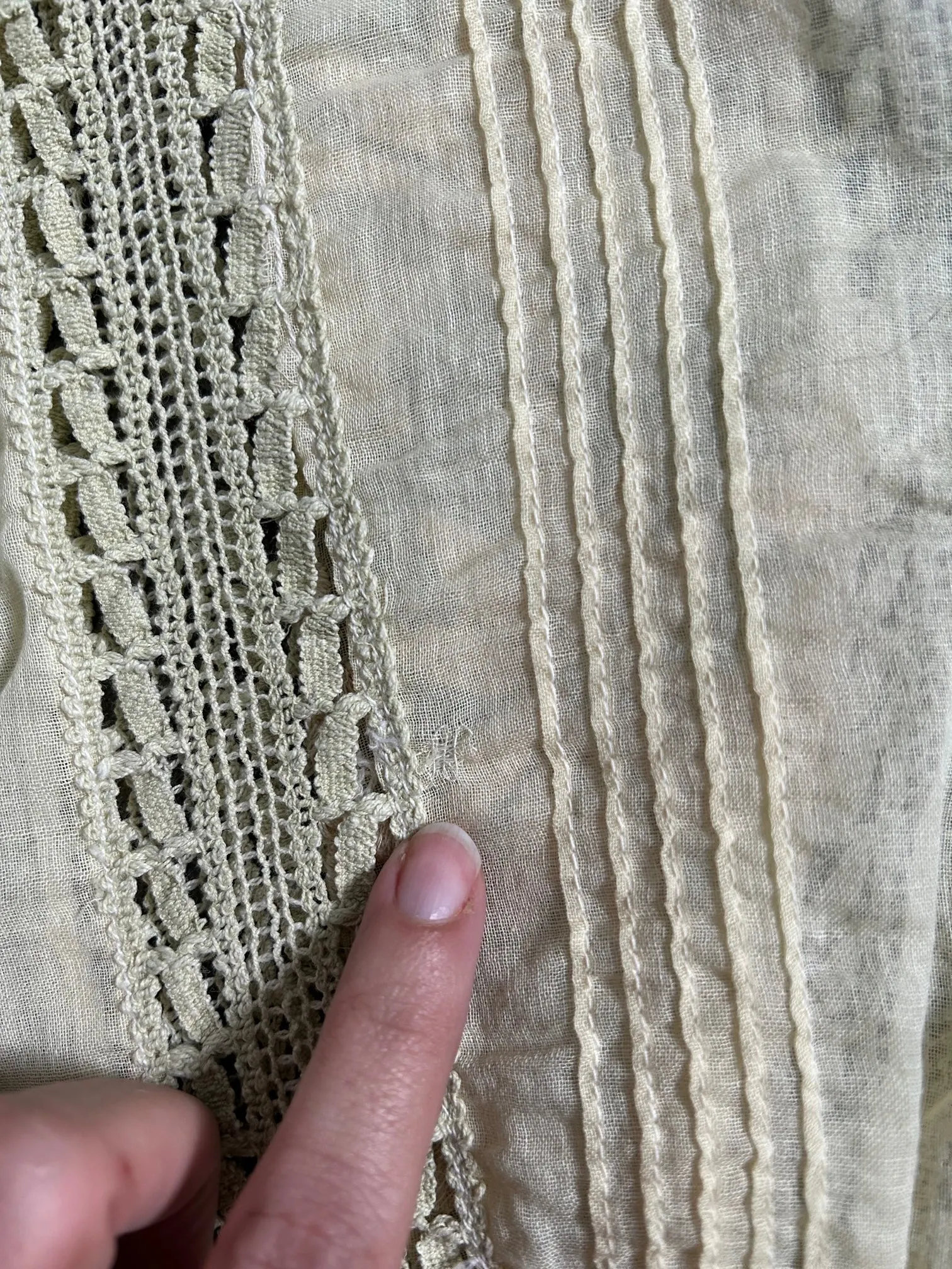 Antique Edwardian blouse . vintage lace embroidered top . size s to s/m