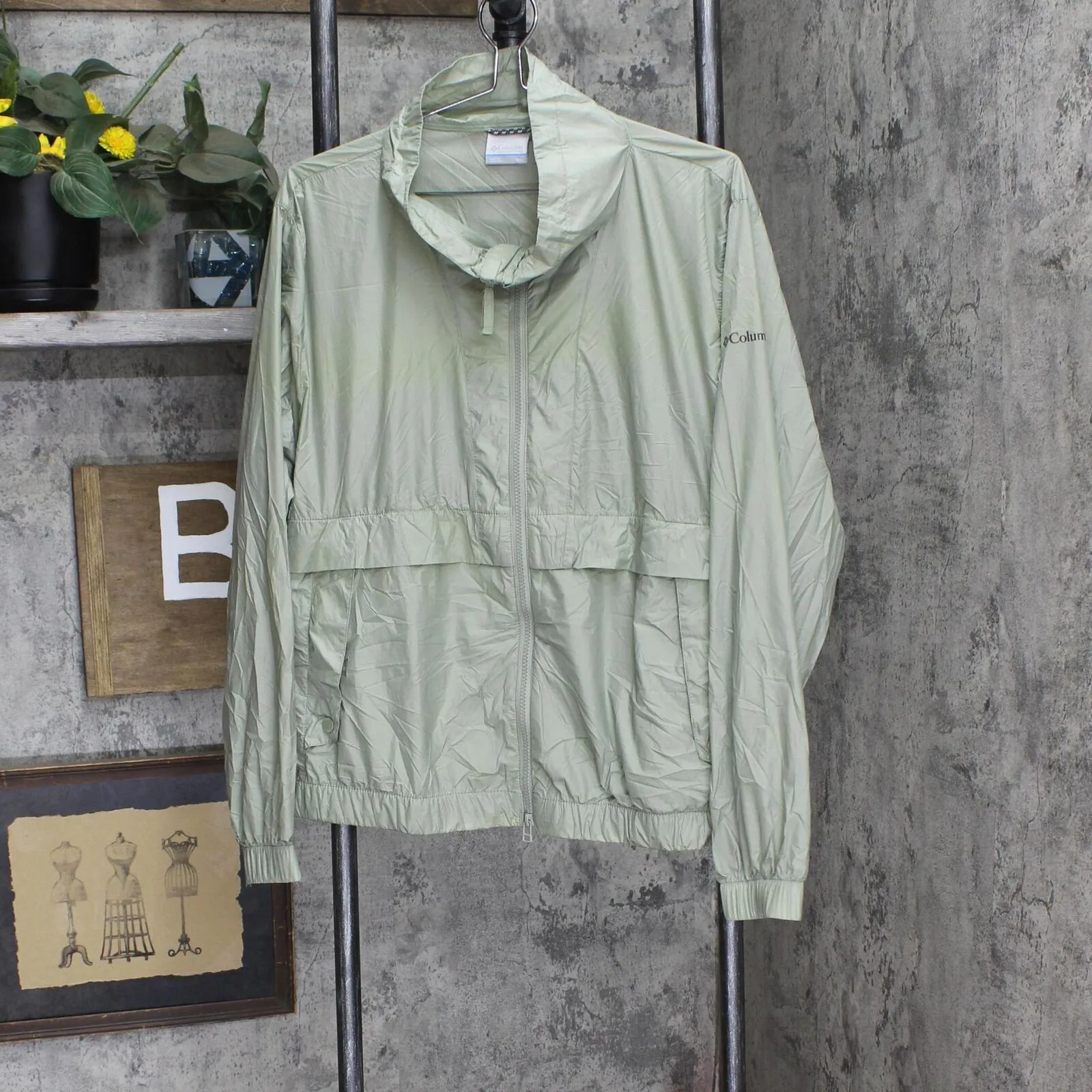 Columbia Women's Sunny City Windbreaker Lightweight Jacket Safari Green 2XL