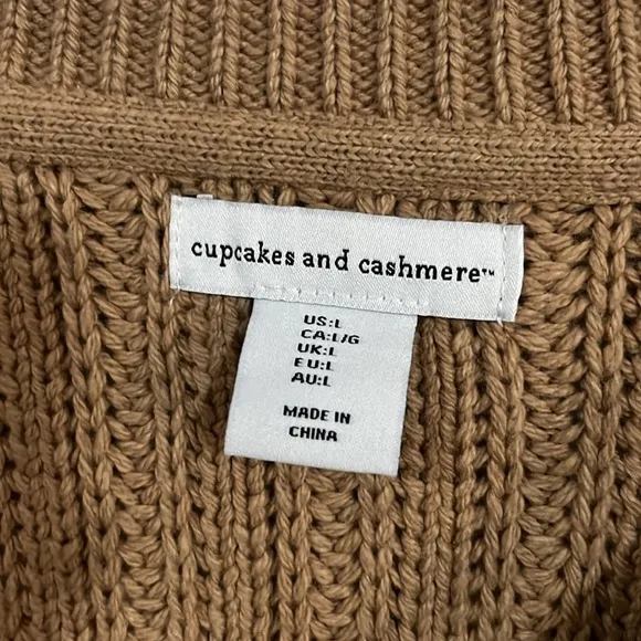 Cupcakes and Cashmere Cable Knit Cardigan Size L