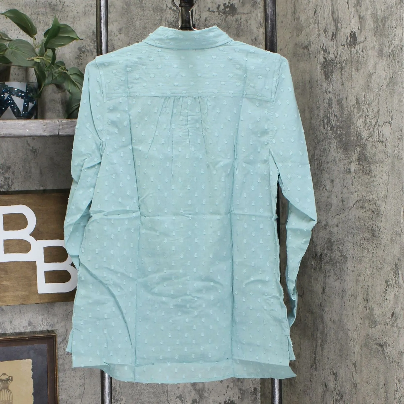 Denim & Co. Women's Solid Clip Dot Button Front Blouse Seafoam Small