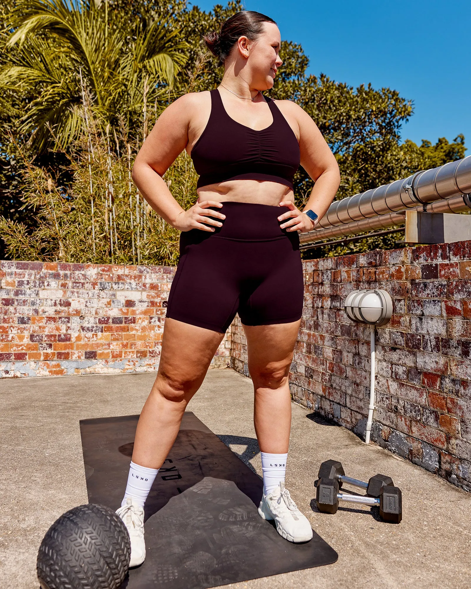 Elixir Mid Short Tight With Pockets - Mulberry