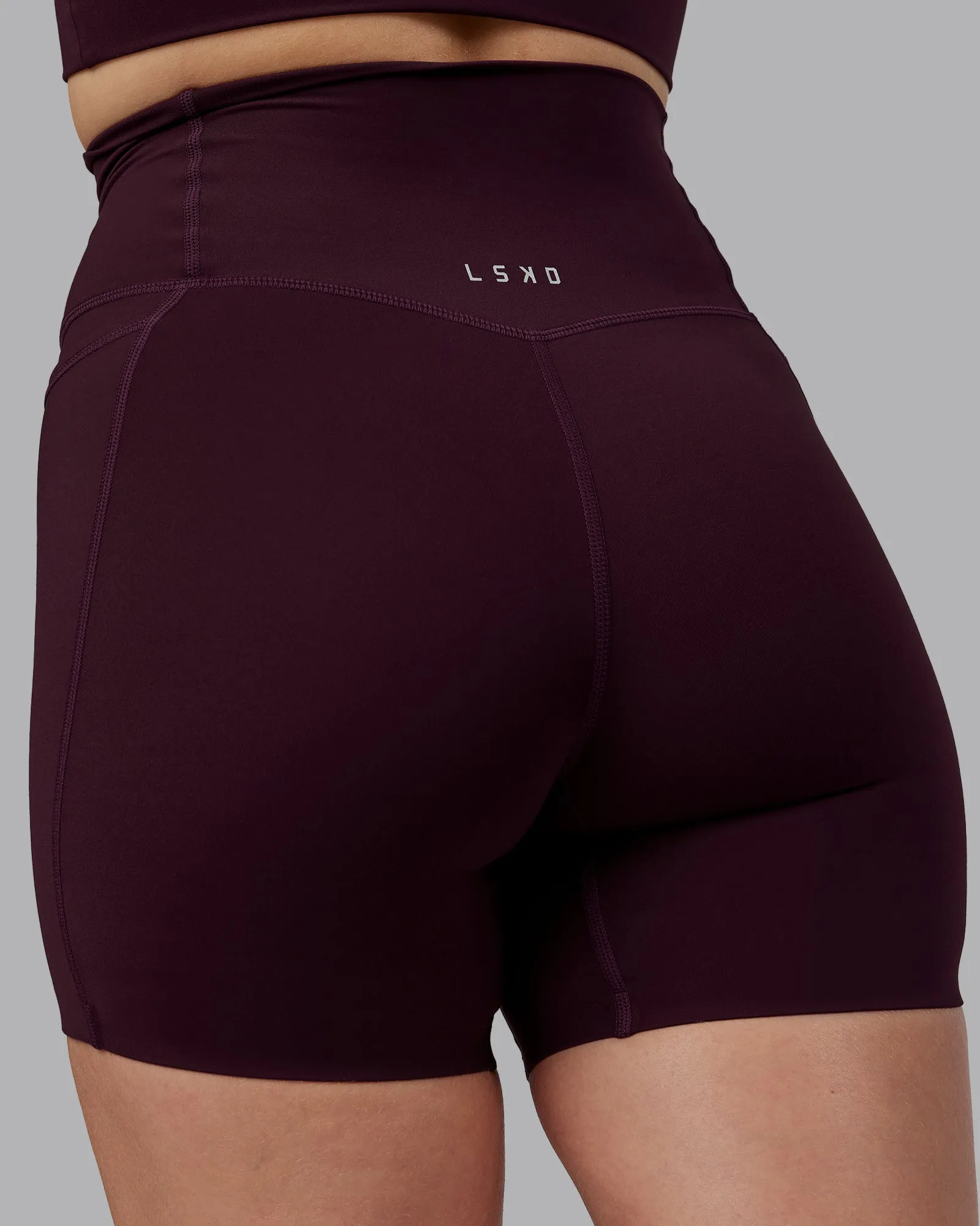 Elixir Mid Short Tight With Pockets - Mulberry