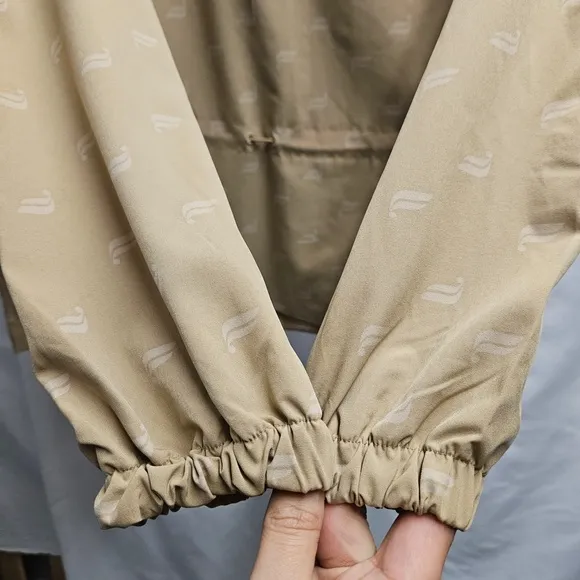 Fabletics windbreaker pull over neutral tan creme logo jacket hooded athletic M