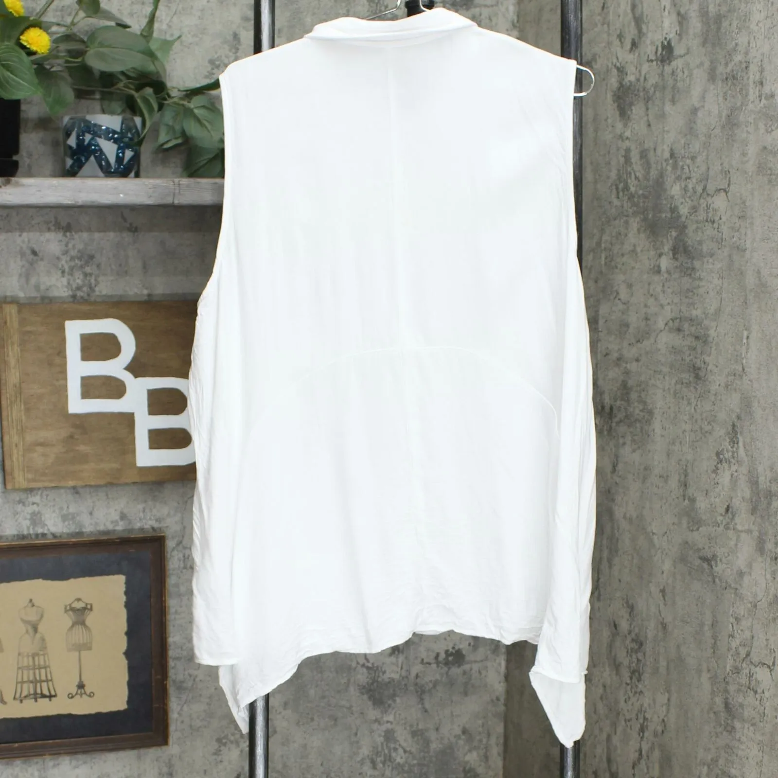 Fever Women's Sleeveless Button Up Blouse White XXL