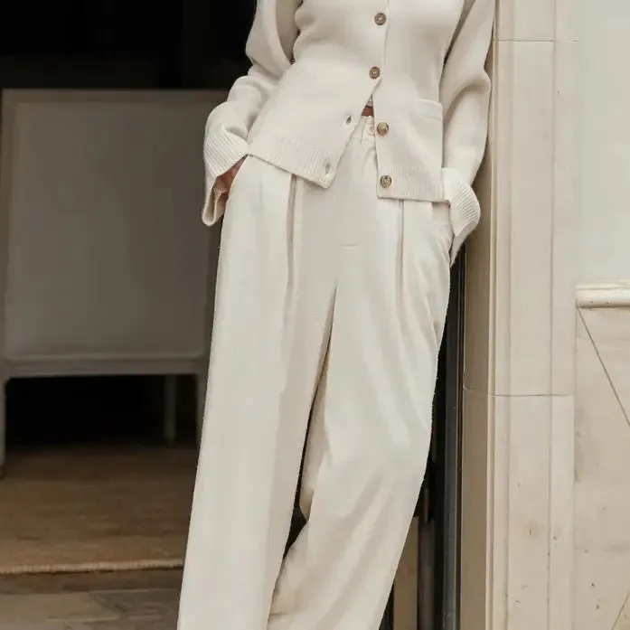 Hourglass Silhouette Chic Knit Cardigan