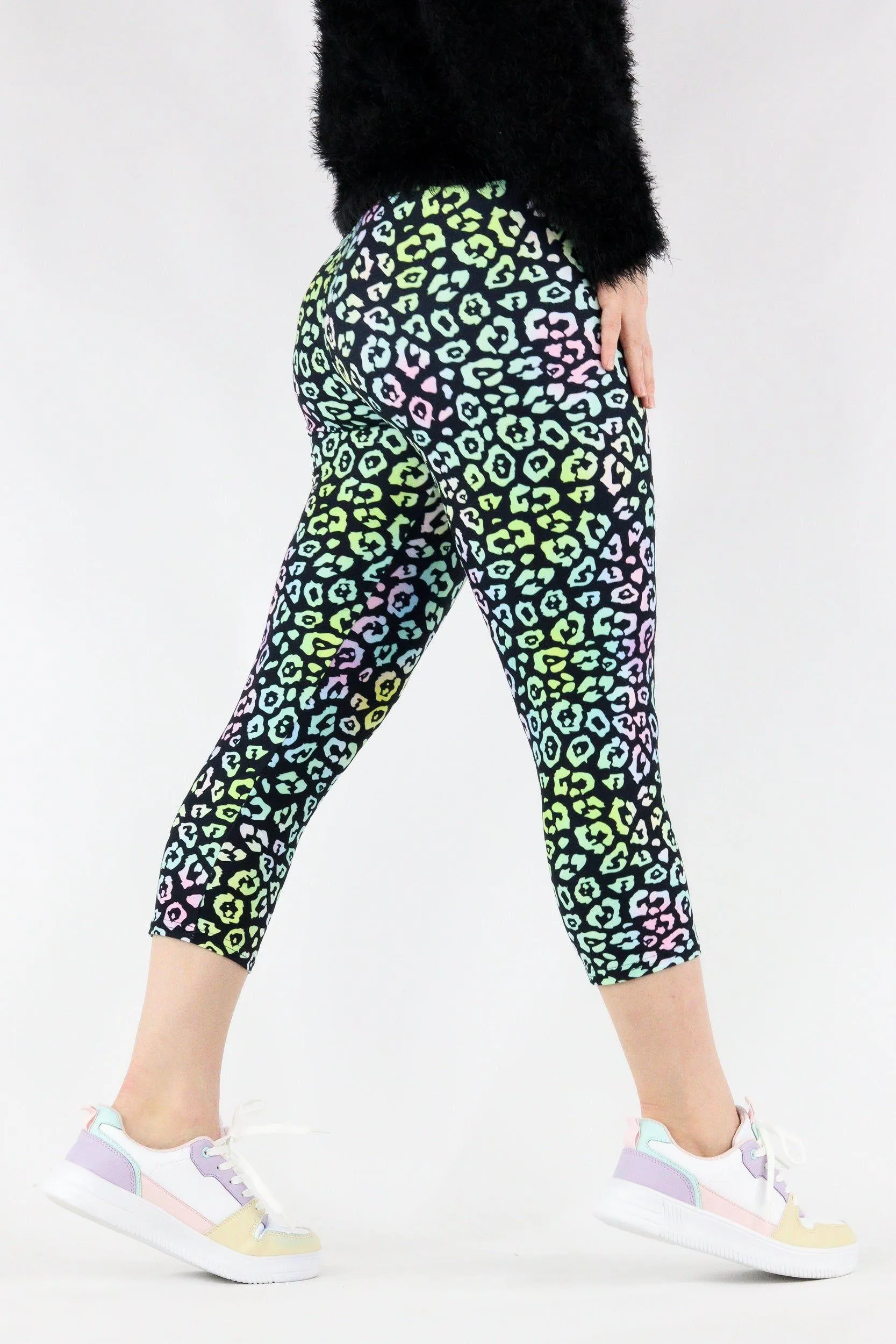 Iridescent Leopard - Casual Capri Leggings
