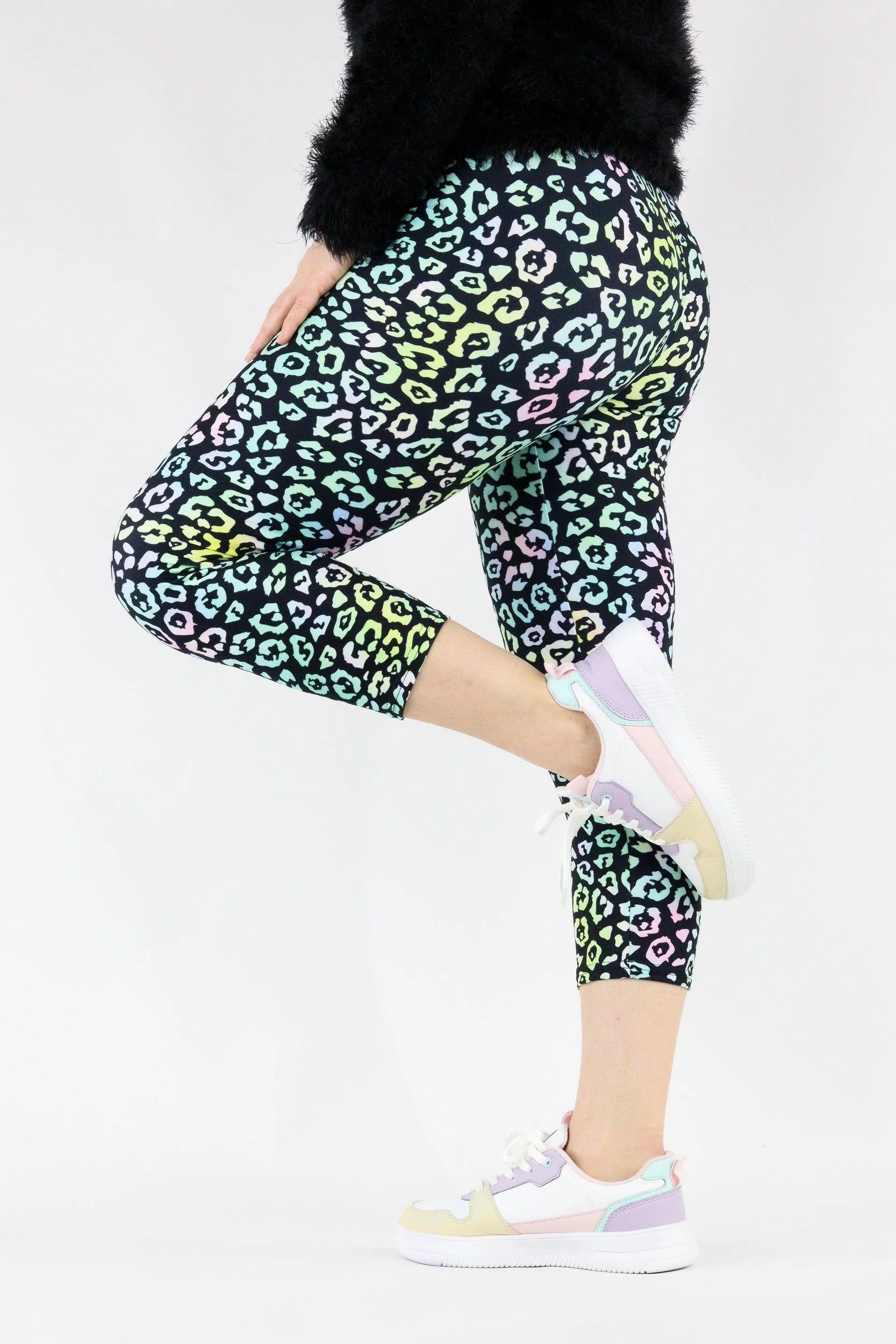 Iridescent Leopard - Casual Capri Leggings