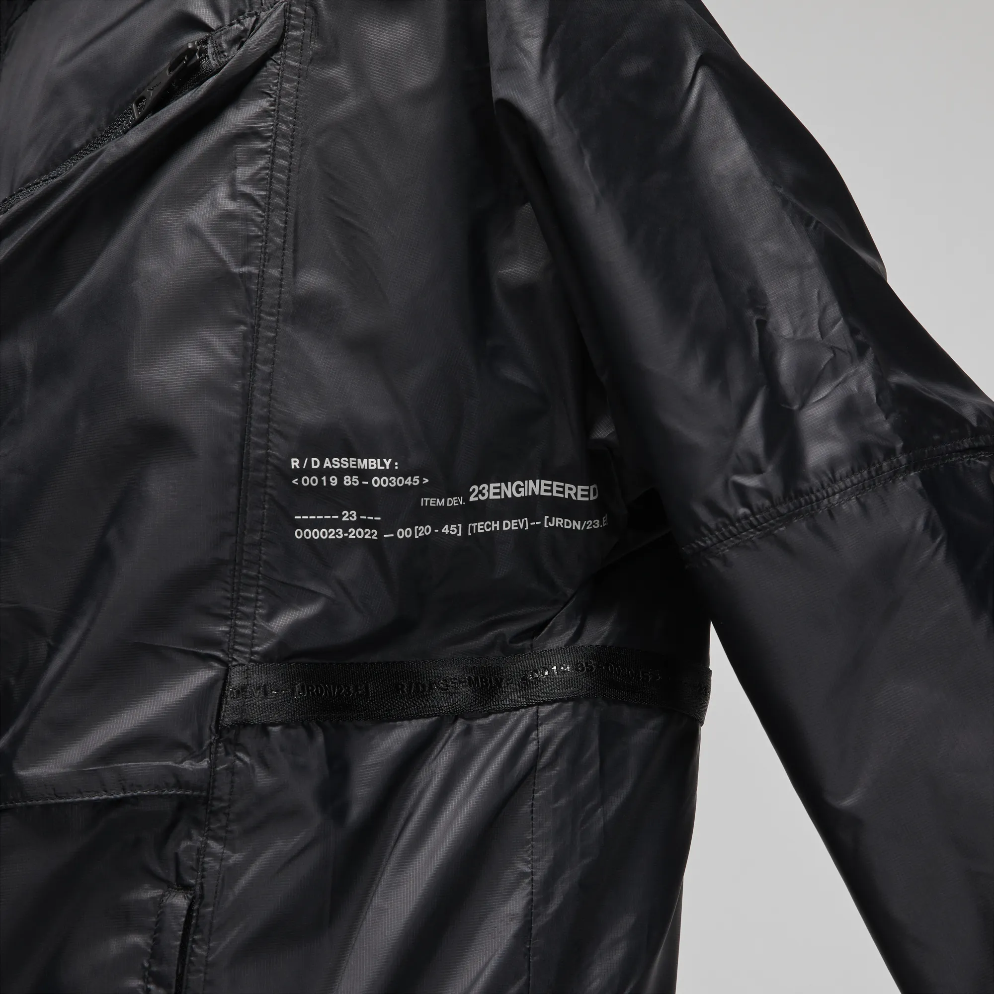 M J 23ENG STMT TRACK JACKET