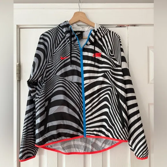 Nike Black and White Striped Windbreaker Jacket Size Medium NWT
