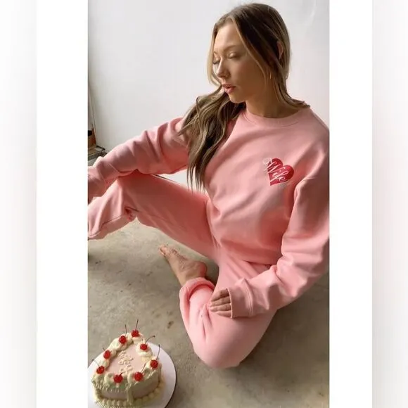 NWT Wool   Pepper Co. Limited Edition WIFEY Heart Crewneck Sweatshirt