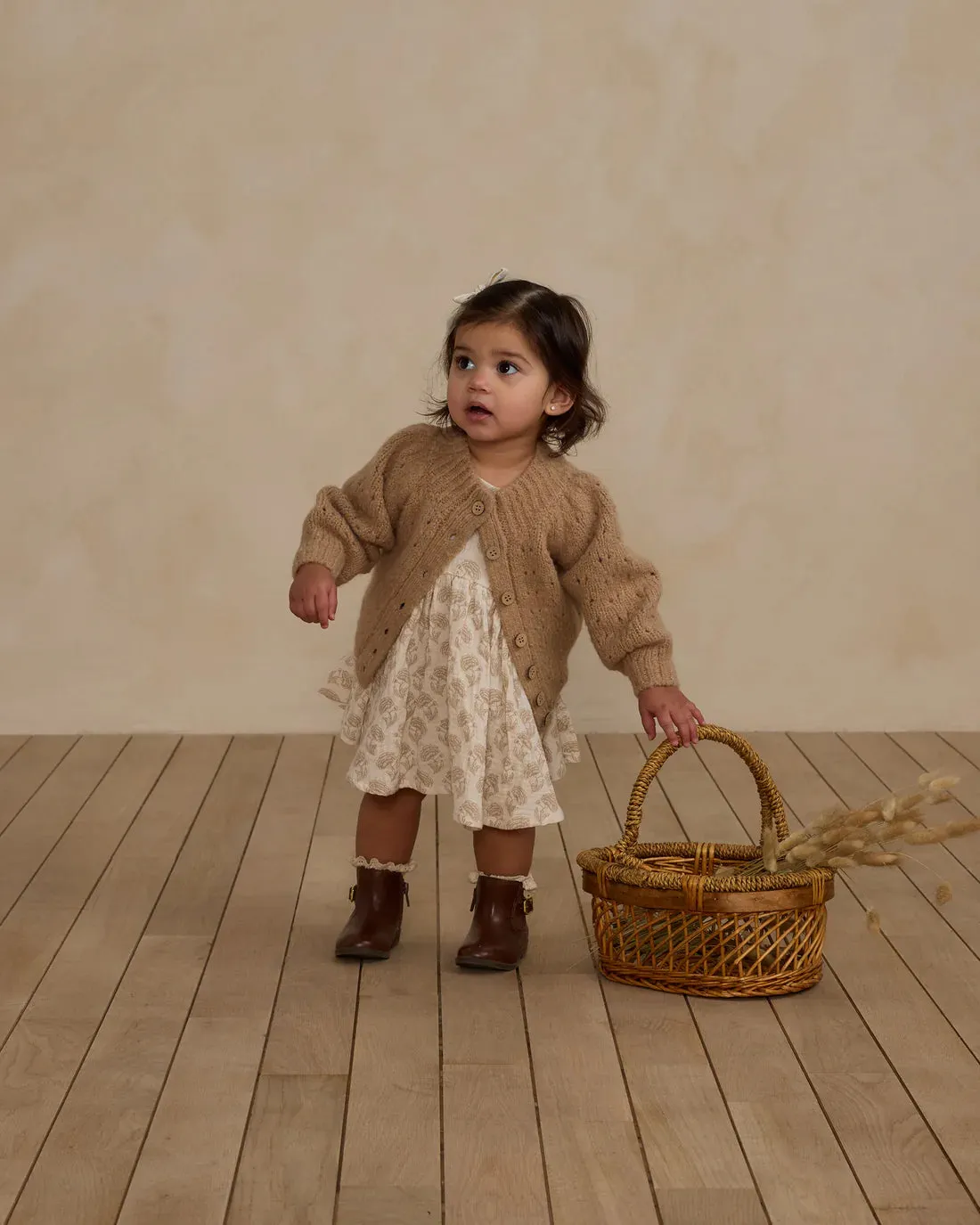 RYLEE   CRU Tulip Cardigan || Sand