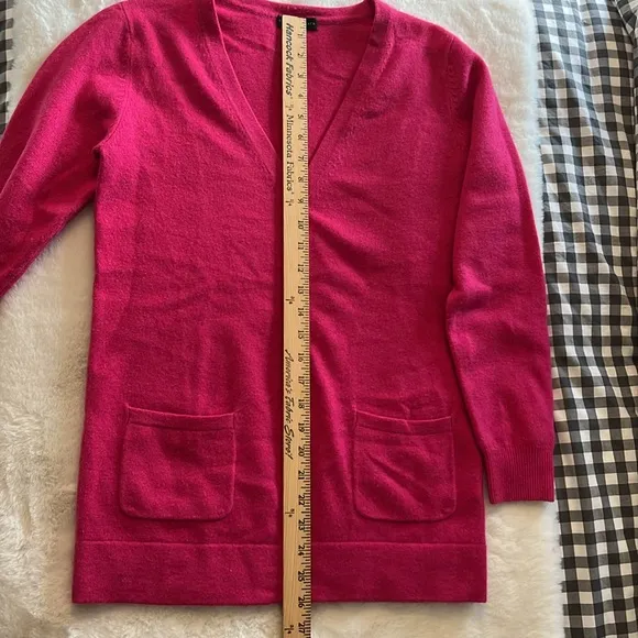 Takashimaya Japan 100% Cashmere Cardigan Sweater Pockets Size Medium Hot Pink