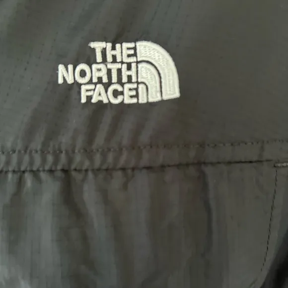 The North Face Women’s Black Zip-Up Windbreaker