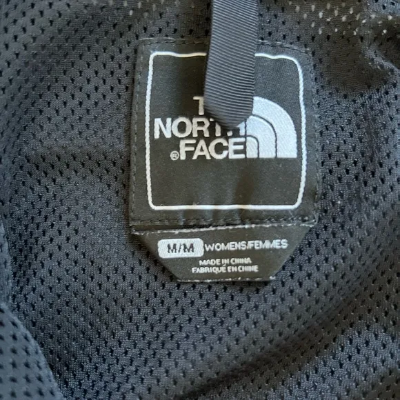 The North Face Women’s Black Zip-Up Windbreaker