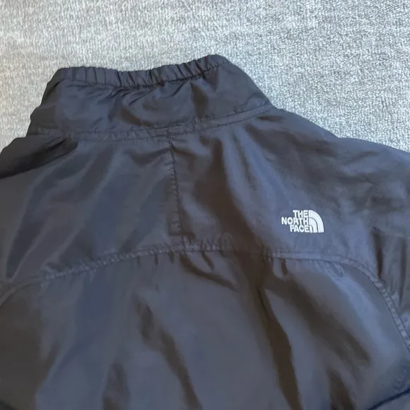 The North Face Women’s Black Zip-Up Windbreaker