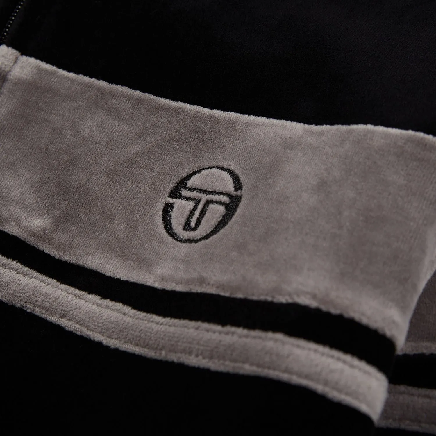 Velour Damarindo Suit - Black
