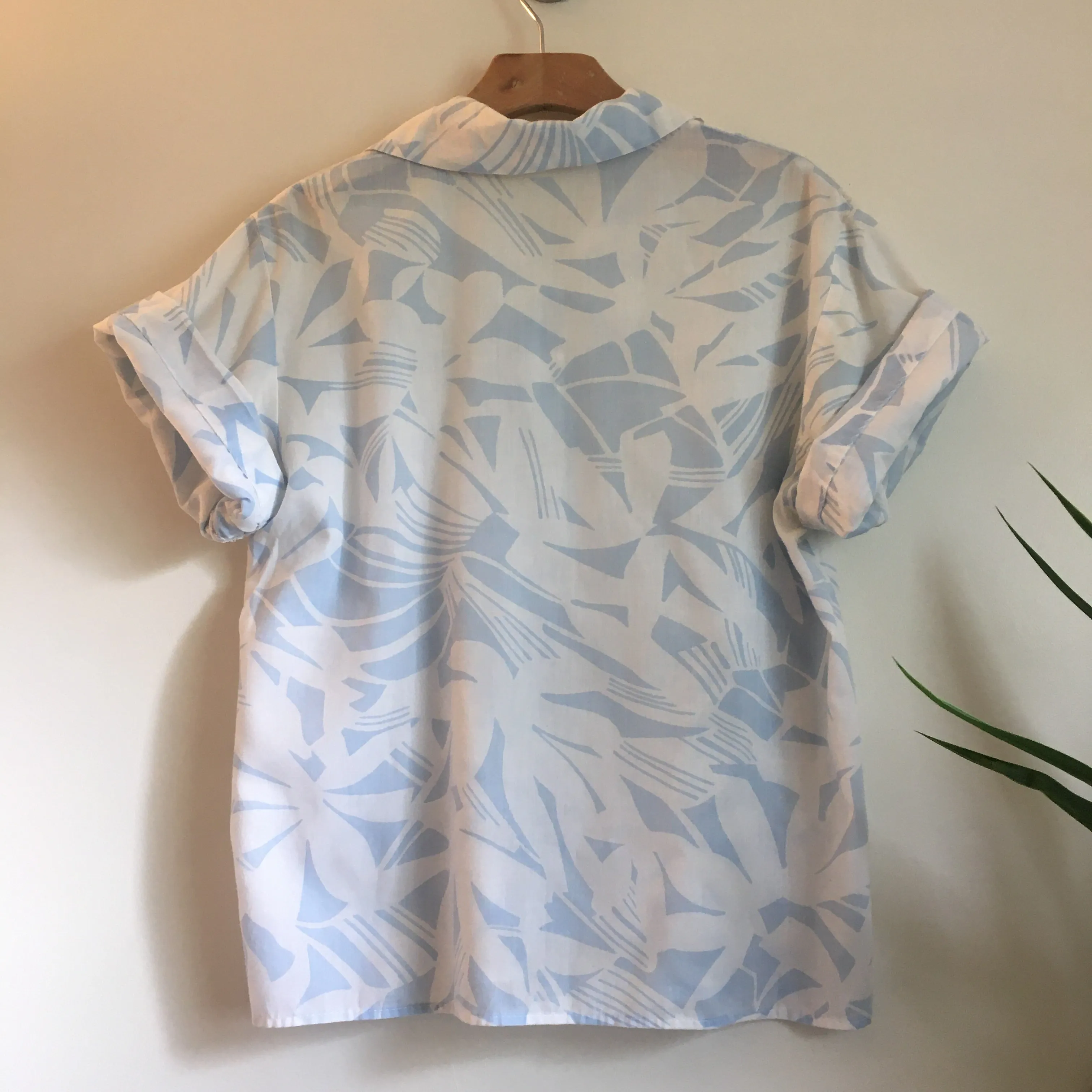 Vintage 70s 80s pastel Floral ALOHA blouse