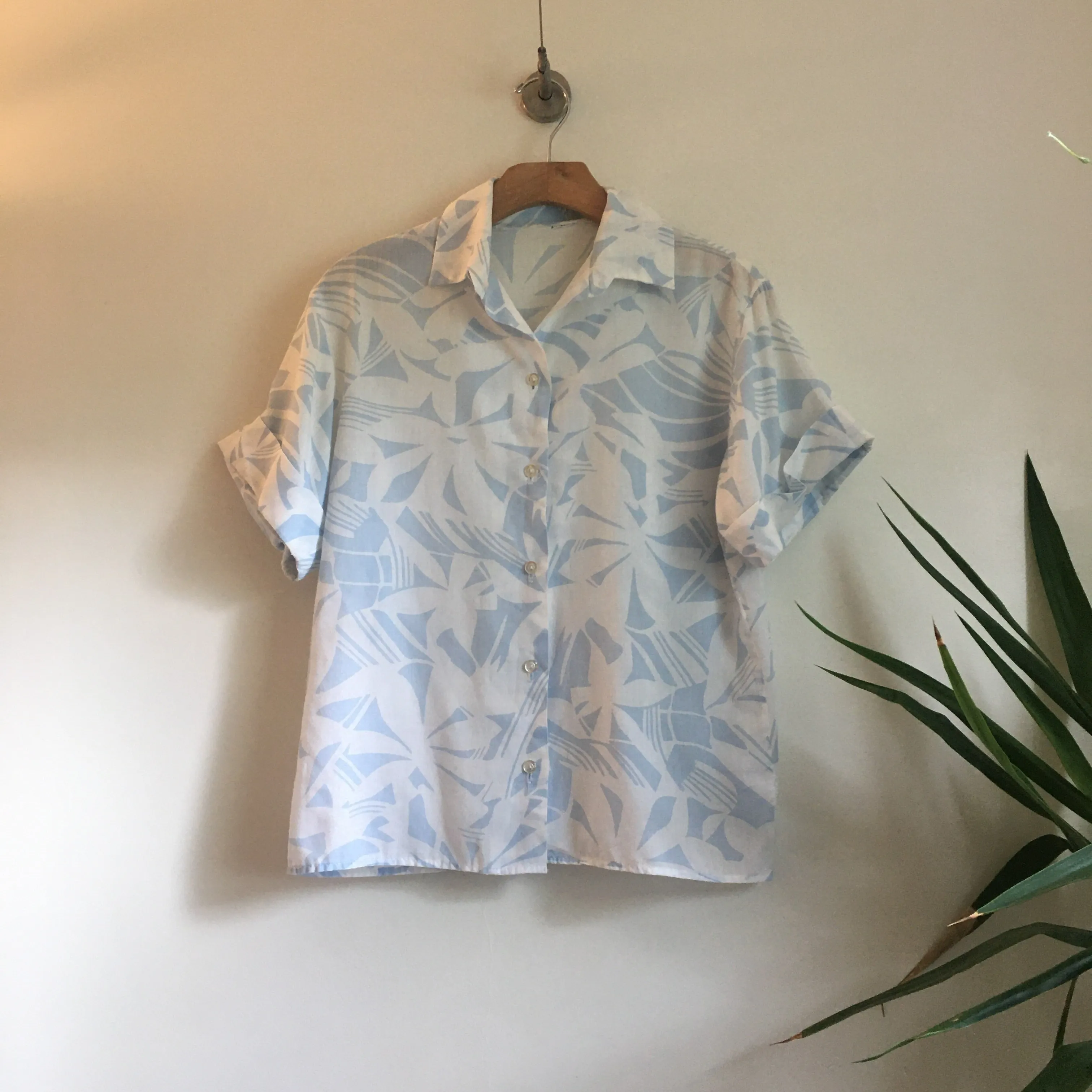 Vintage 70s 80s pastel Floral ALOHA blouse