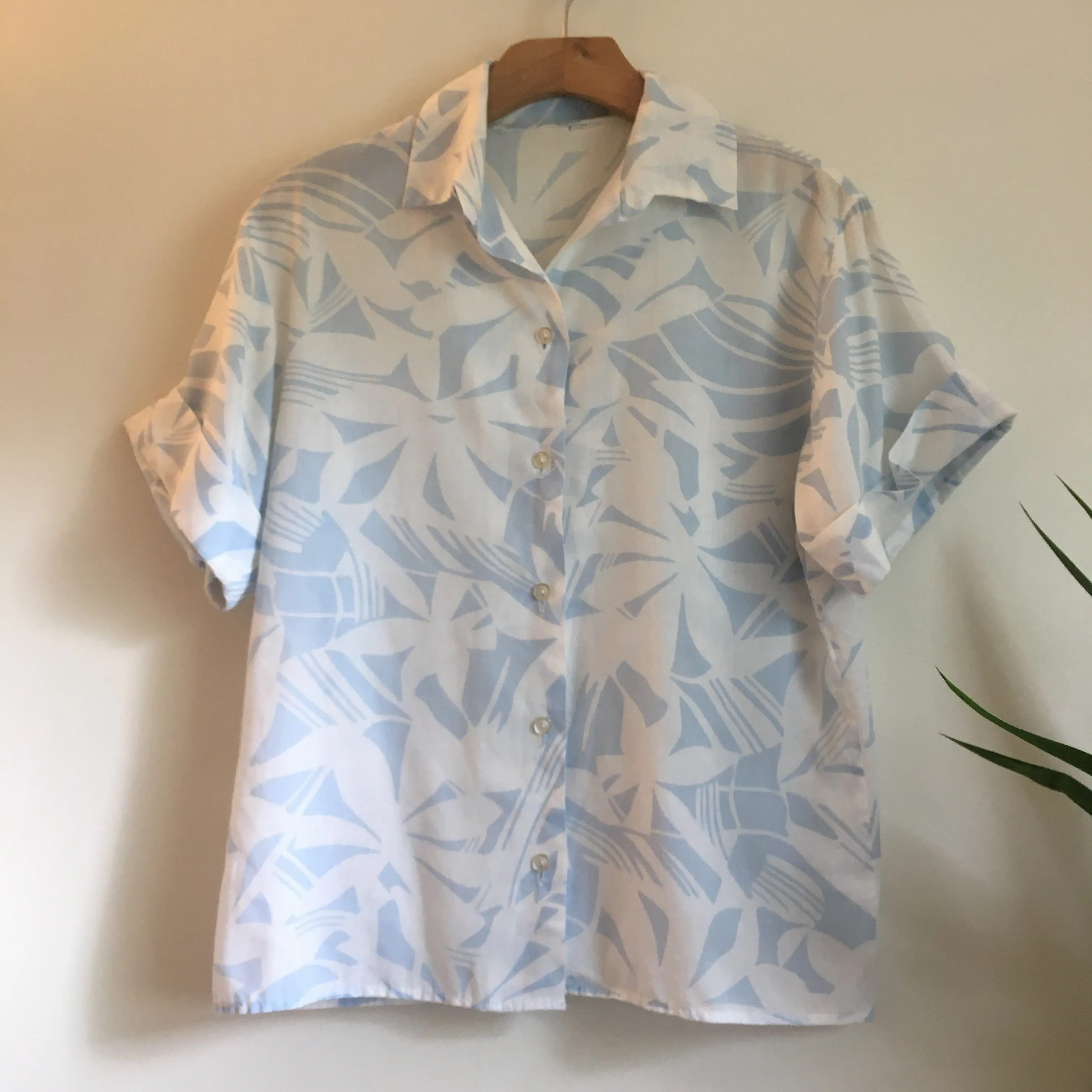 Vintage 70s 80s pastel Floral ALOHA blouse