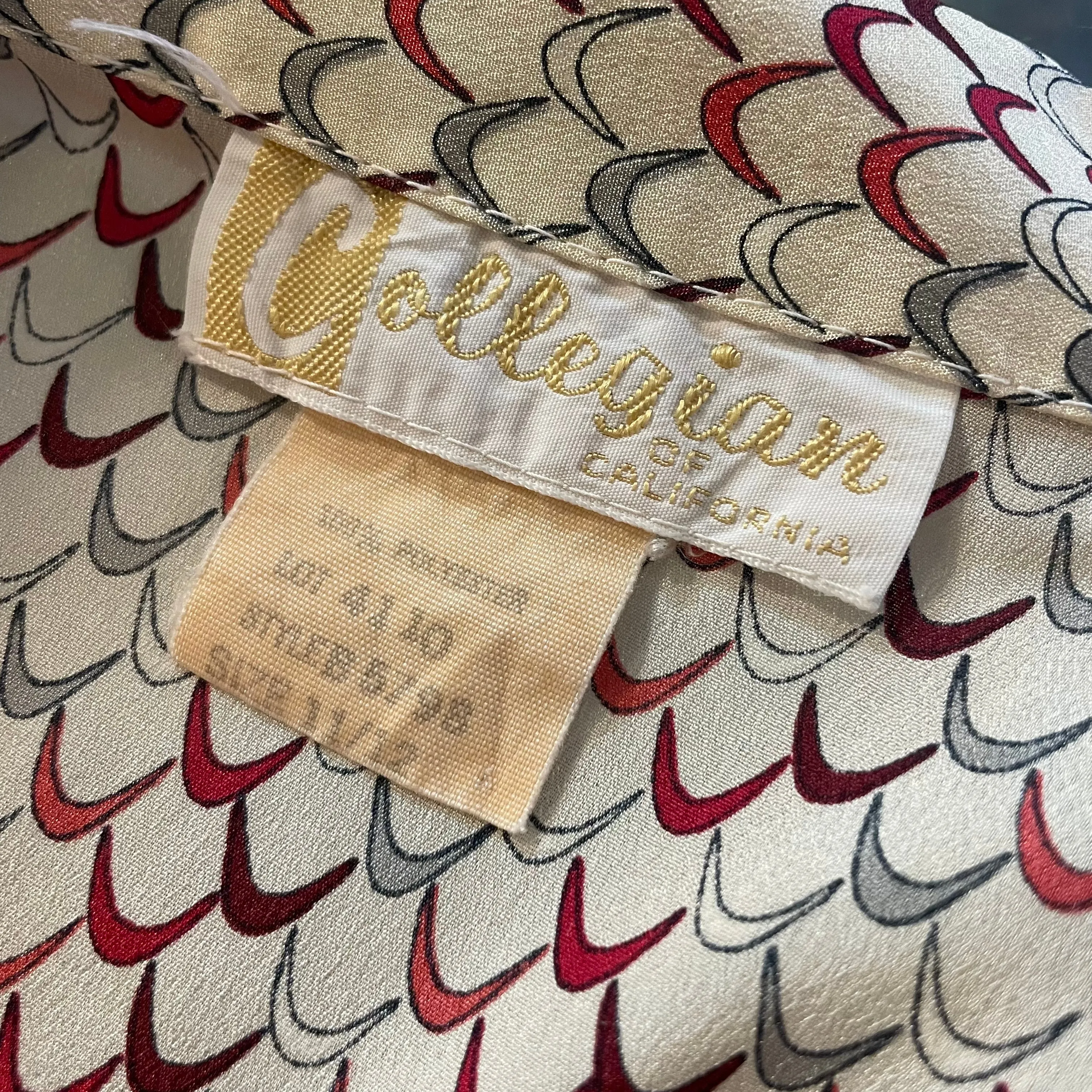 Vintage 70s Collegian of California Blouse // Sz 11/12  (HT23125)