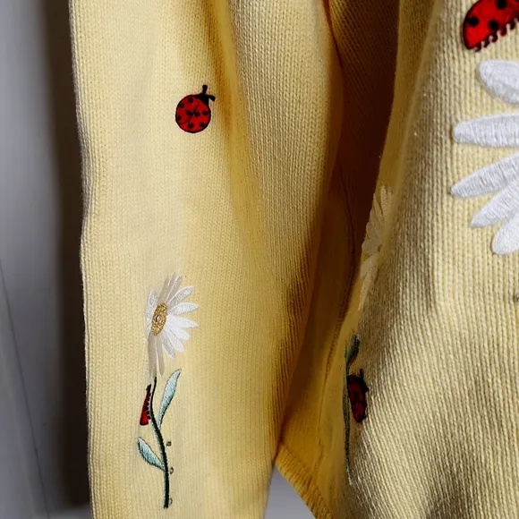 Vintage beautifu yellow ladybug sunflower embroidered glass button-down cardigan