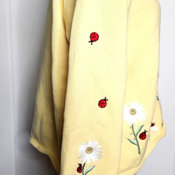 Vintage beautifu yellow ladybug sunflower embroidered glass button-down cardigan