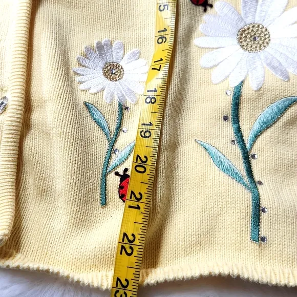 Vintage beautifu yellow ladybug sunflower embroidered glass button-down cardigan