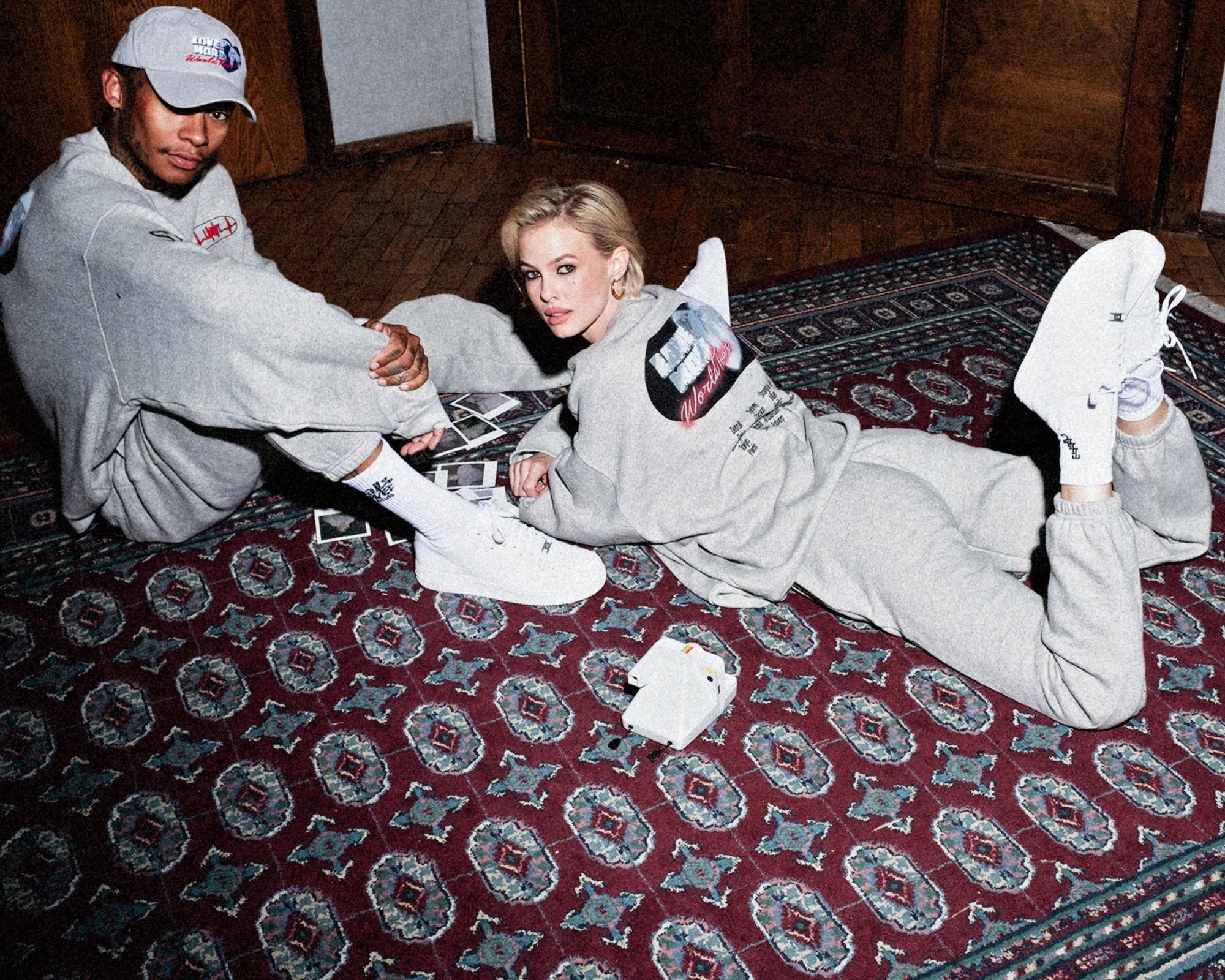 WORLD TOUR GREY SWEATPANTS