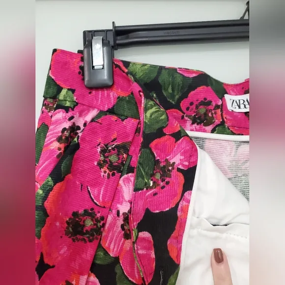 Zara Set Bermuda and Voluminous Printed Blouse